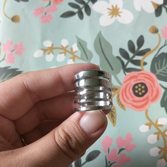 Silver layered nwot statement ring - Picture 3 of 4